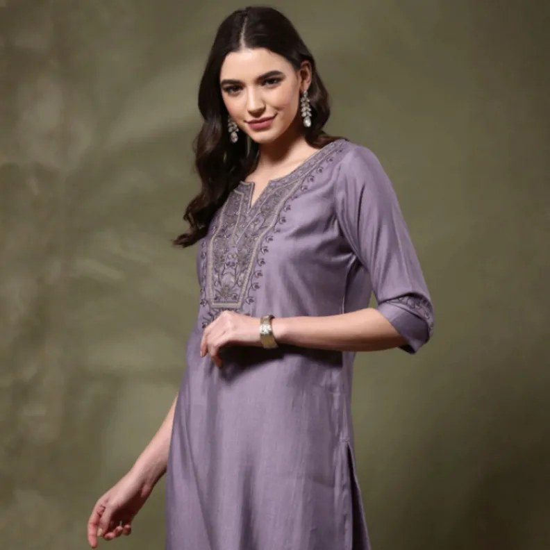 Klikniz Embroidered Viscose Rayon Straight Kurta for Women (Pink) photo 2